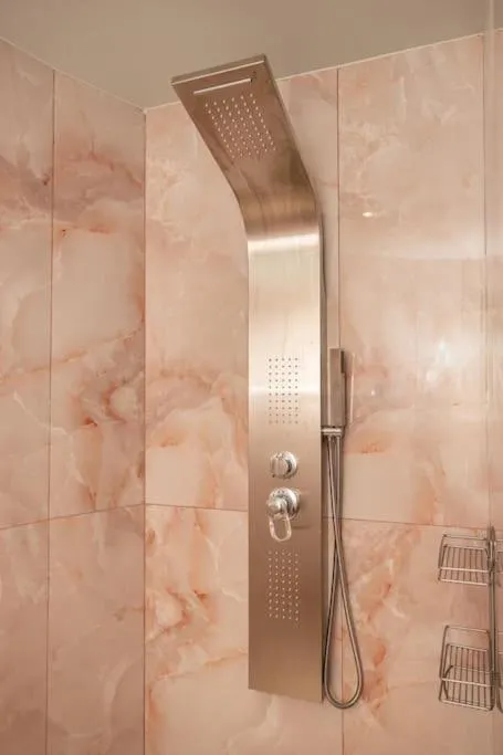Image 6 of Smaragdi Luxury Jacuzzi Apartment Noho Premium Living