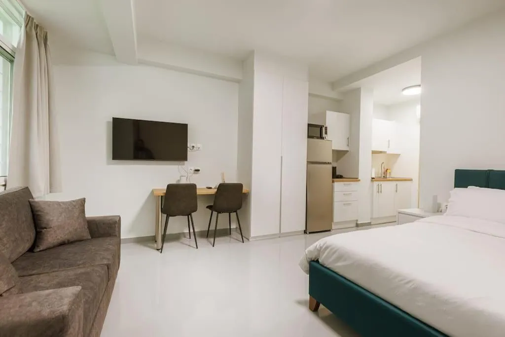 Image 6 of Snug studio apartment with pvt garden access III