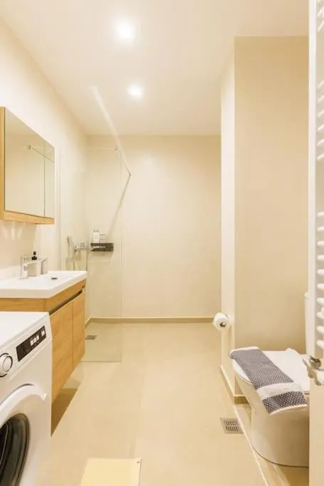 Image 3 of Snug studio apartment with shared garden II