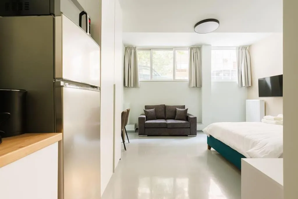 Image 6 of Snug studio apartment with shared garden IV