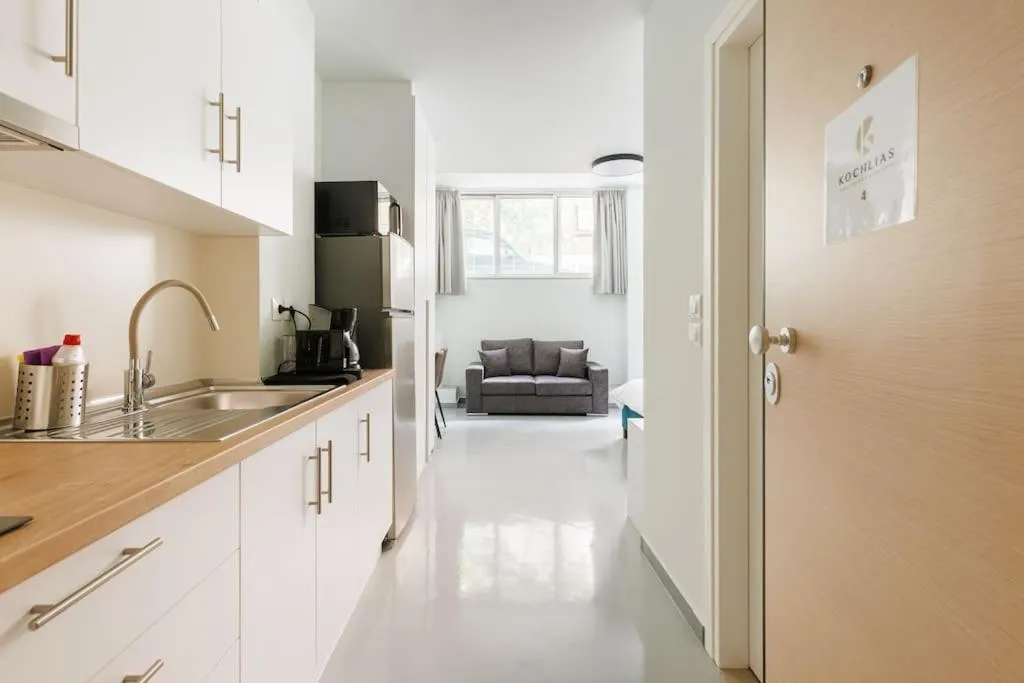 Image 5 of Snug studio apartment with shared garden IV