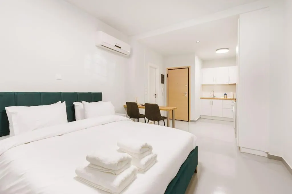 Image 6 of Snug studio apartment with shared garden V