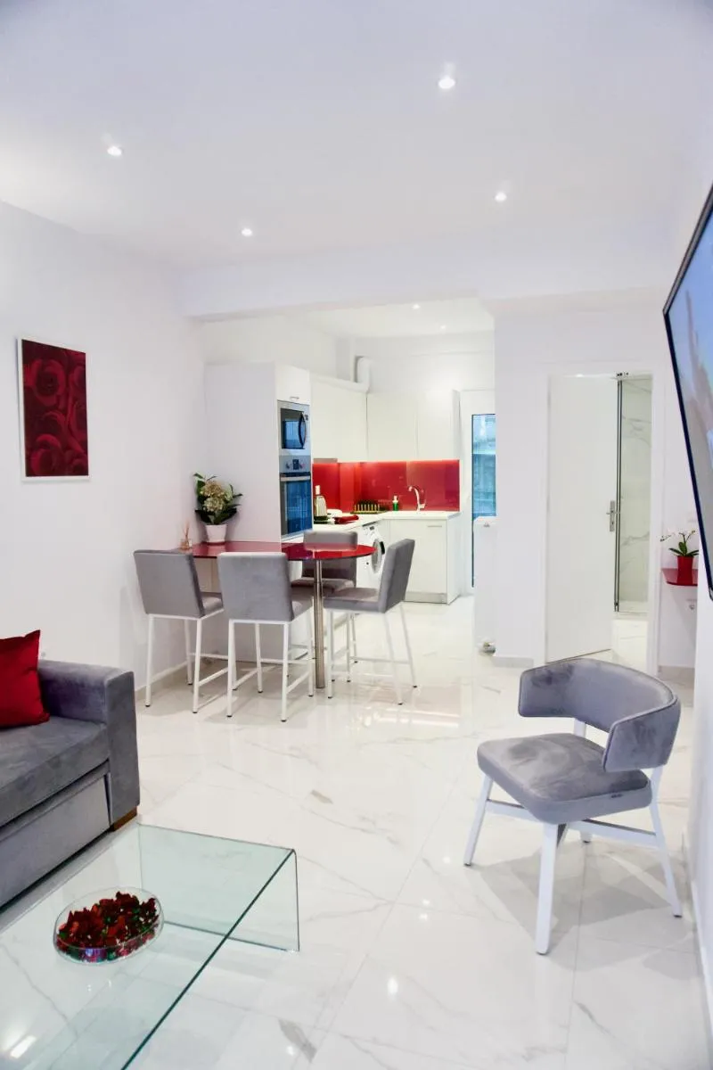 Image 4 of Sophisticated Modern Apt in Athens center