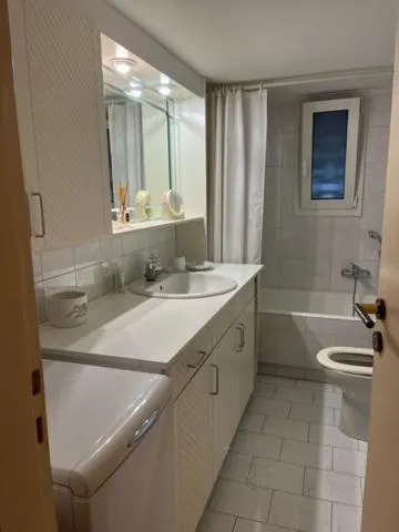 Image 1 of Spacious and sunny appartment in Cholargos
