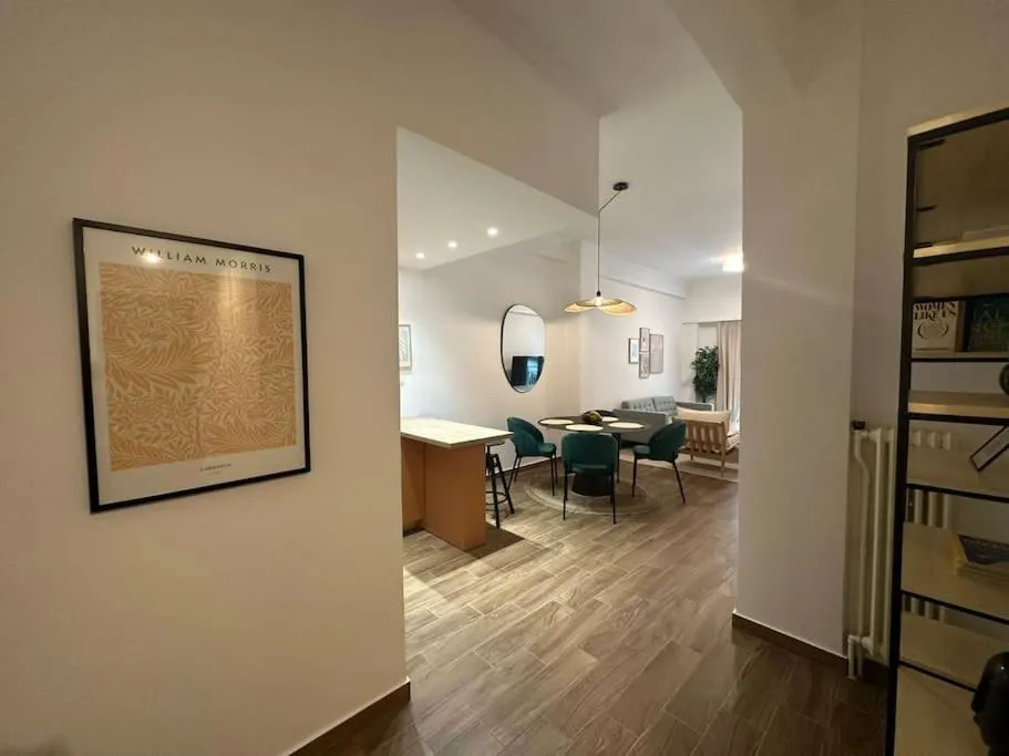 Image 6 of Spacious stulish 2 bd flat