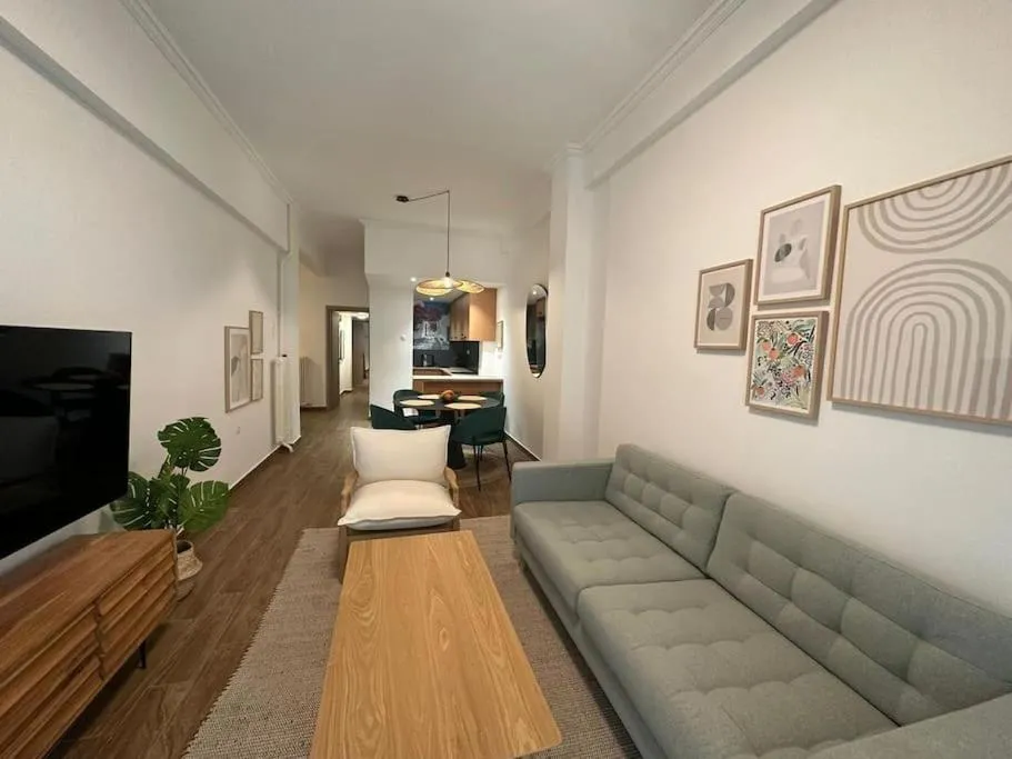Image 4 of Spacious stulish 2 bd flat
