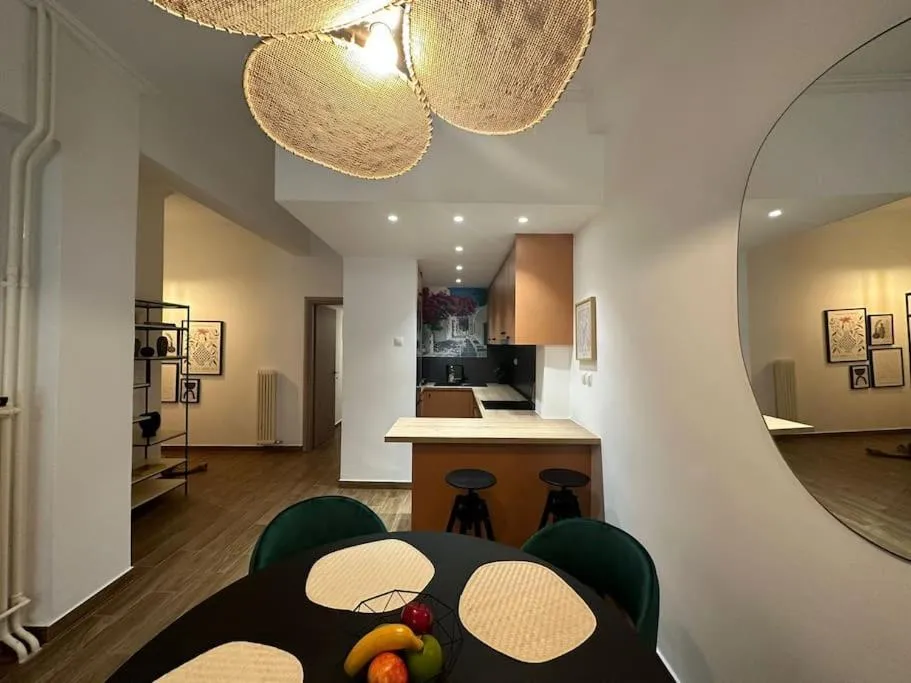Image 3 of Spacious stulish 2 bd flat