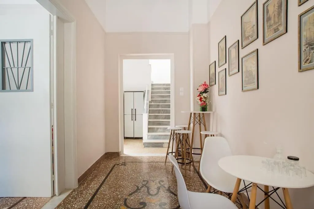 Image 3 of Splendid Full 5BDR/3bath/2kitchens Mansion in ATH