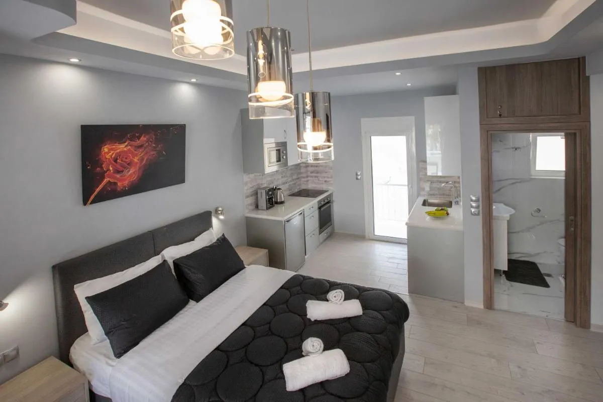 Image 2 of Studio penthouse near Acropolis Museum by GHH