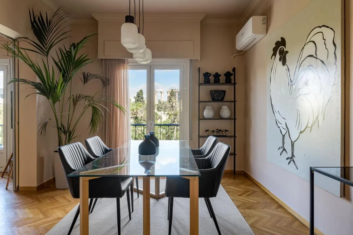 Image 4 of Stylish flat overlooking the temple of Zeus