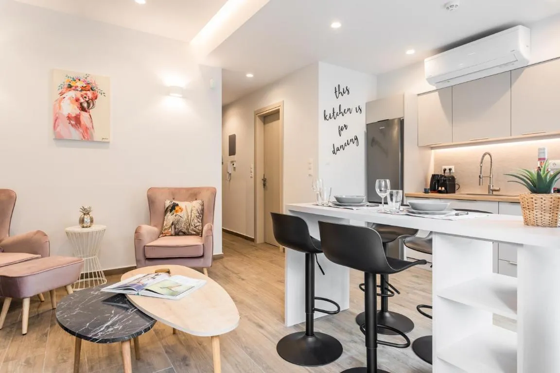 Image of “Sunbow Jungle” – New Boutique Apt Downtown Athens