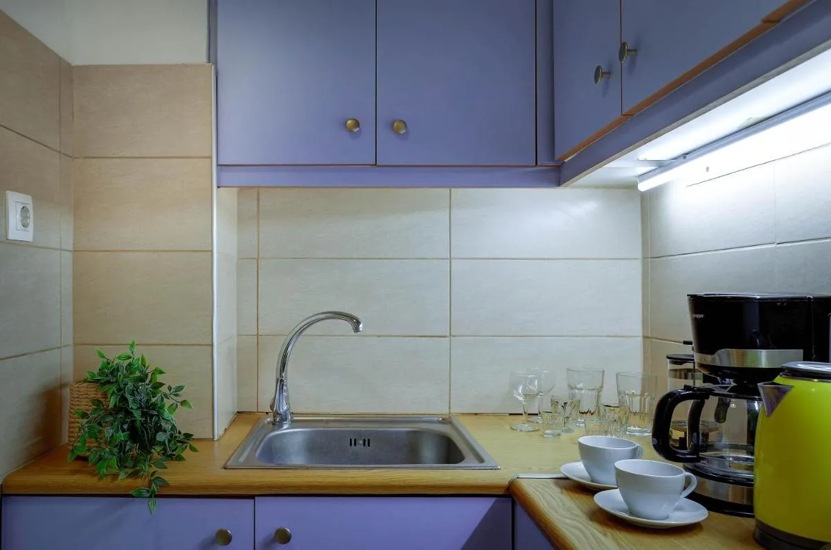 Image 2 of Sunny all day apartment near Athens city center