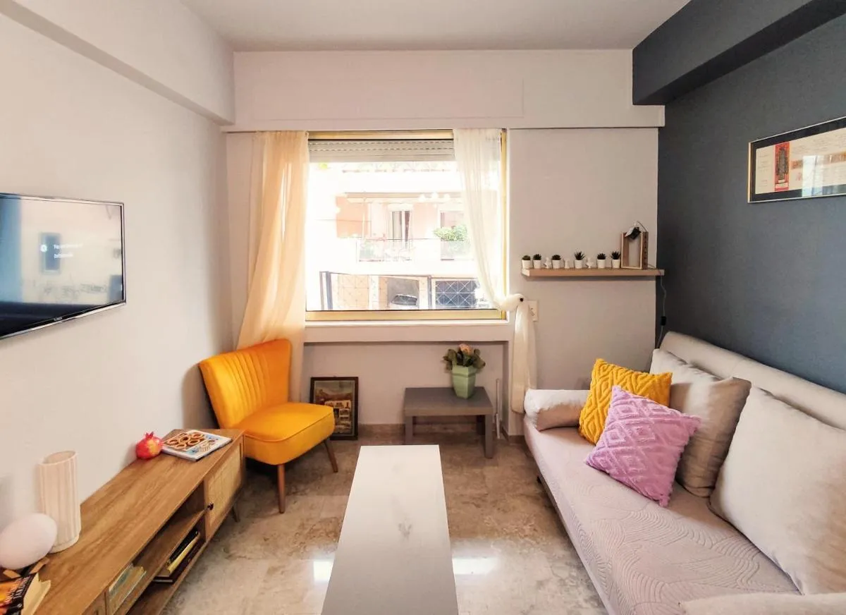 Image 4 of Sunny apartment right under Parthenon