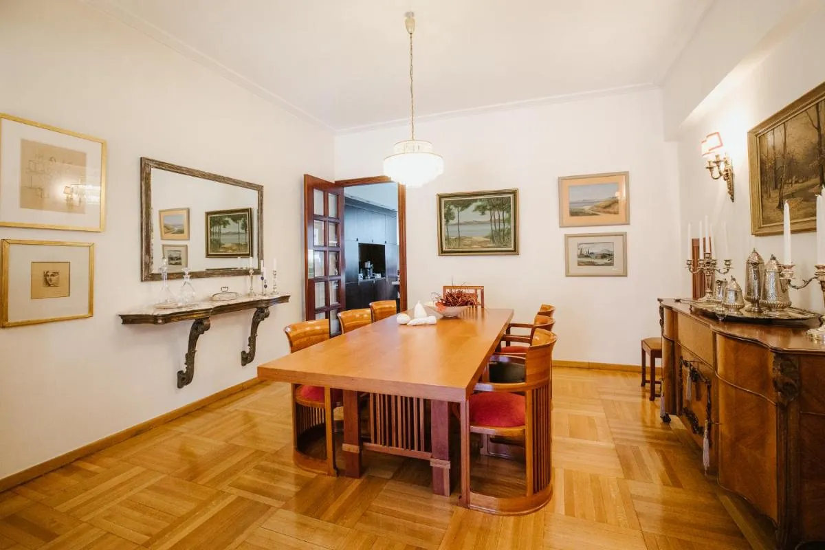 Image 3 of The Magnolia – Sophisticated residence