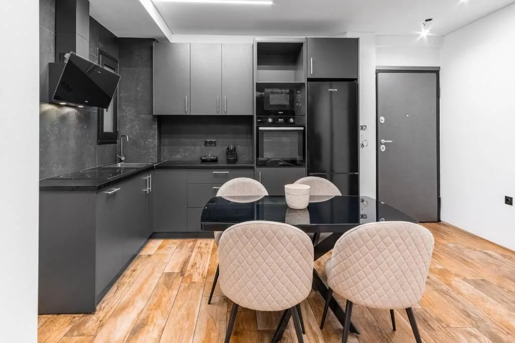Image 2 of The Modern Flat 25
