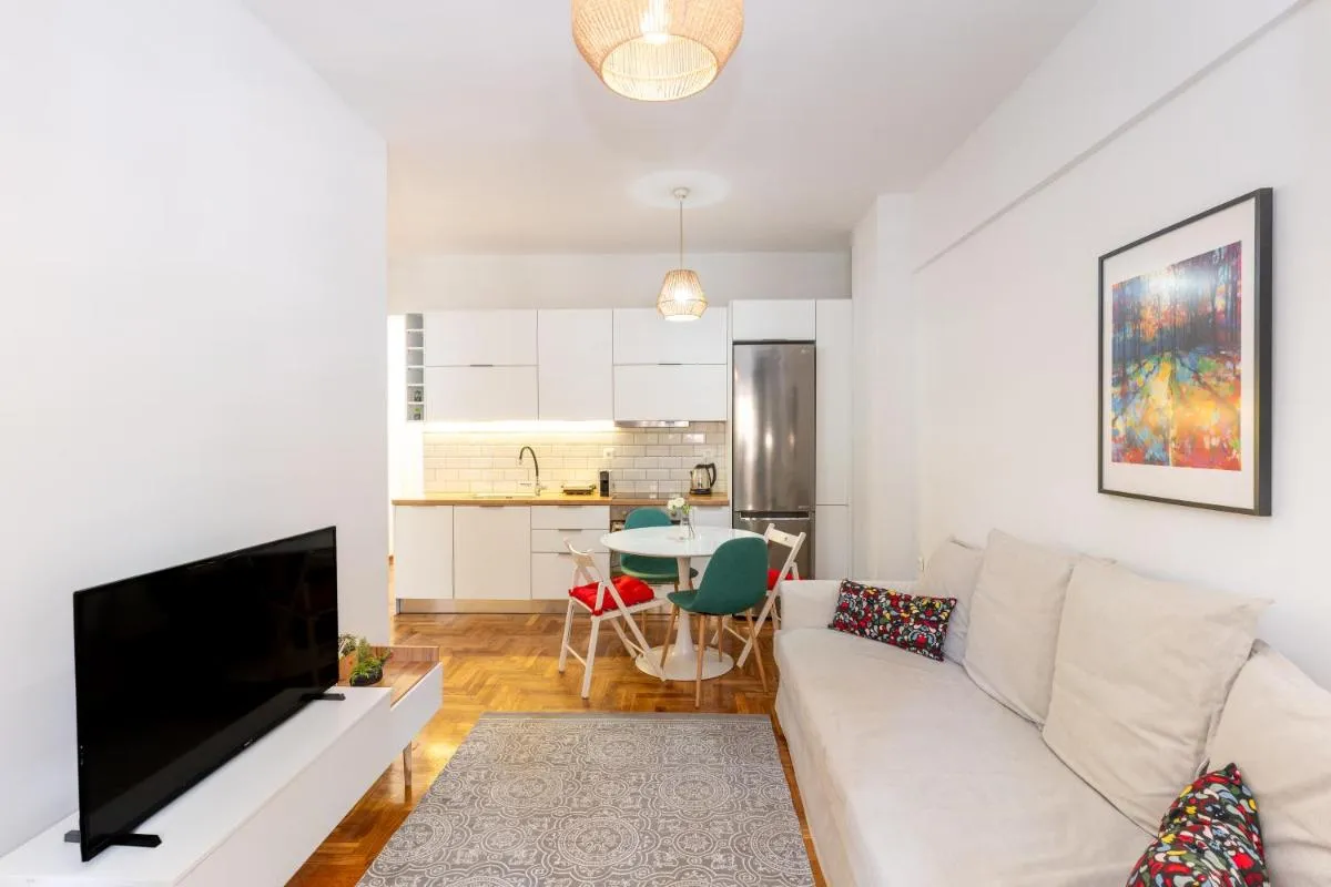 Image 3 of Trendy 2 bedroom Apartment 5min to metro