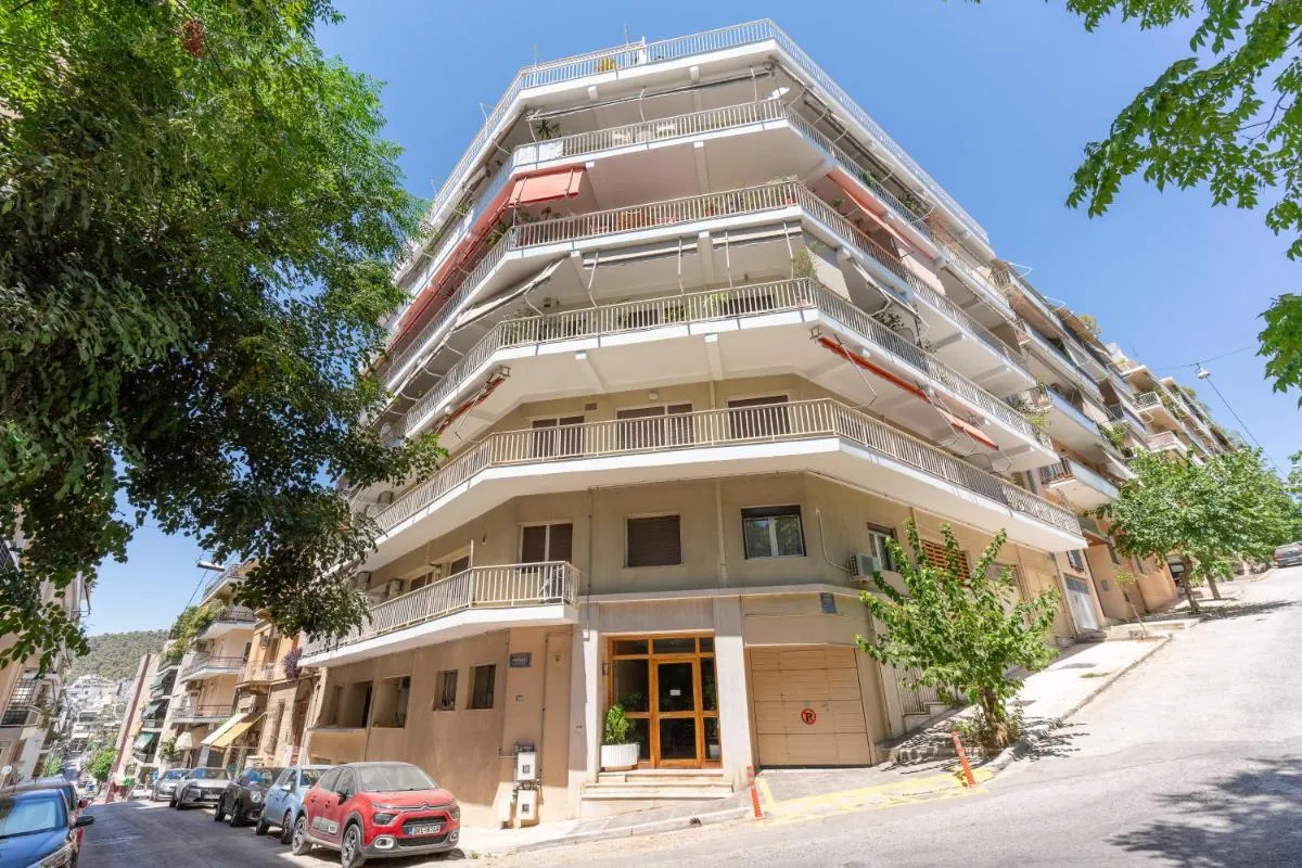 Image 5 of Trendy 2 bedroom Apartment 5min to metro
