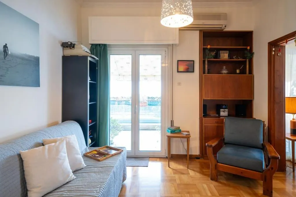 Image 2 of Twin Heights: A Retro Home for 3