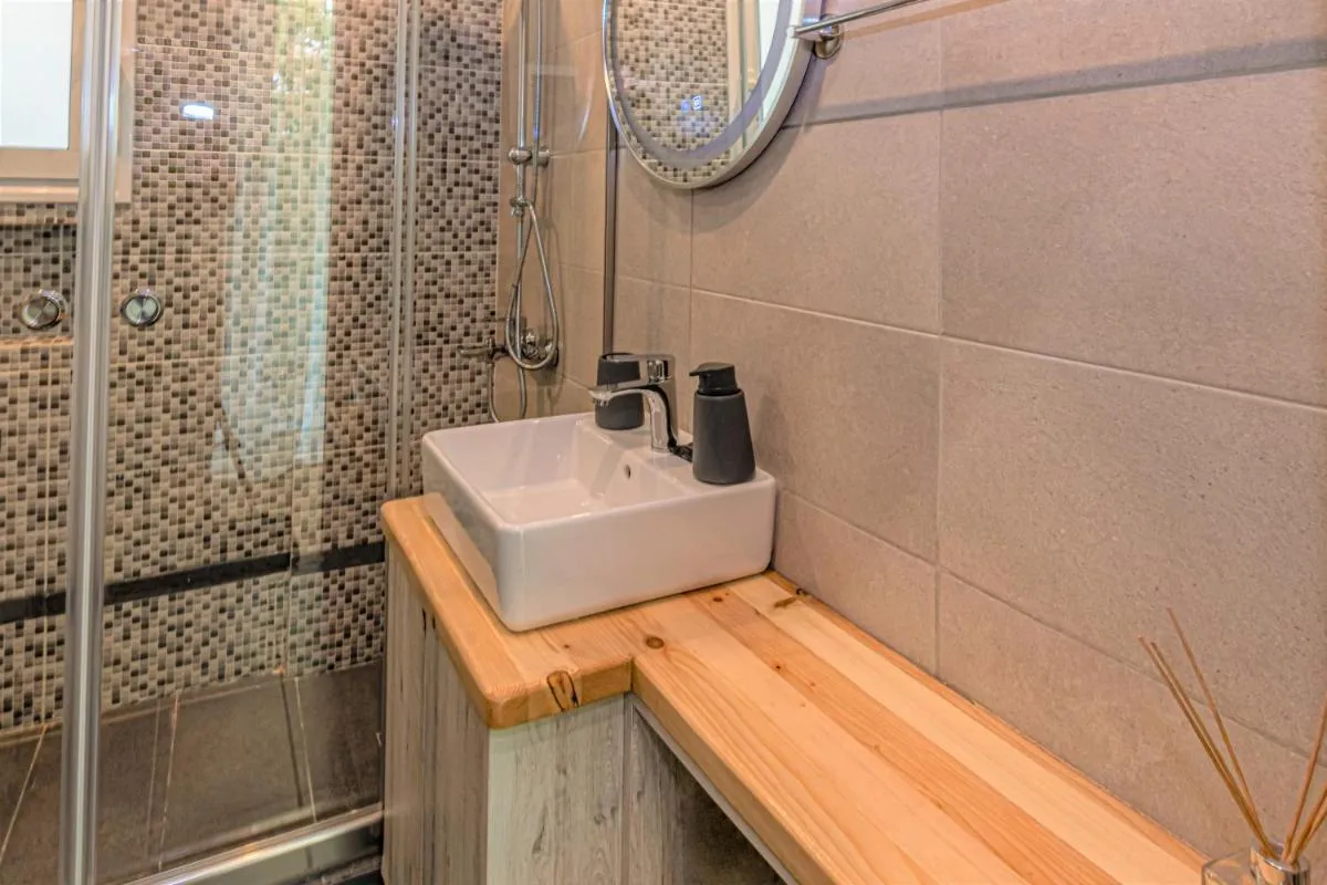 Image 2 of Ventiri Suite 2