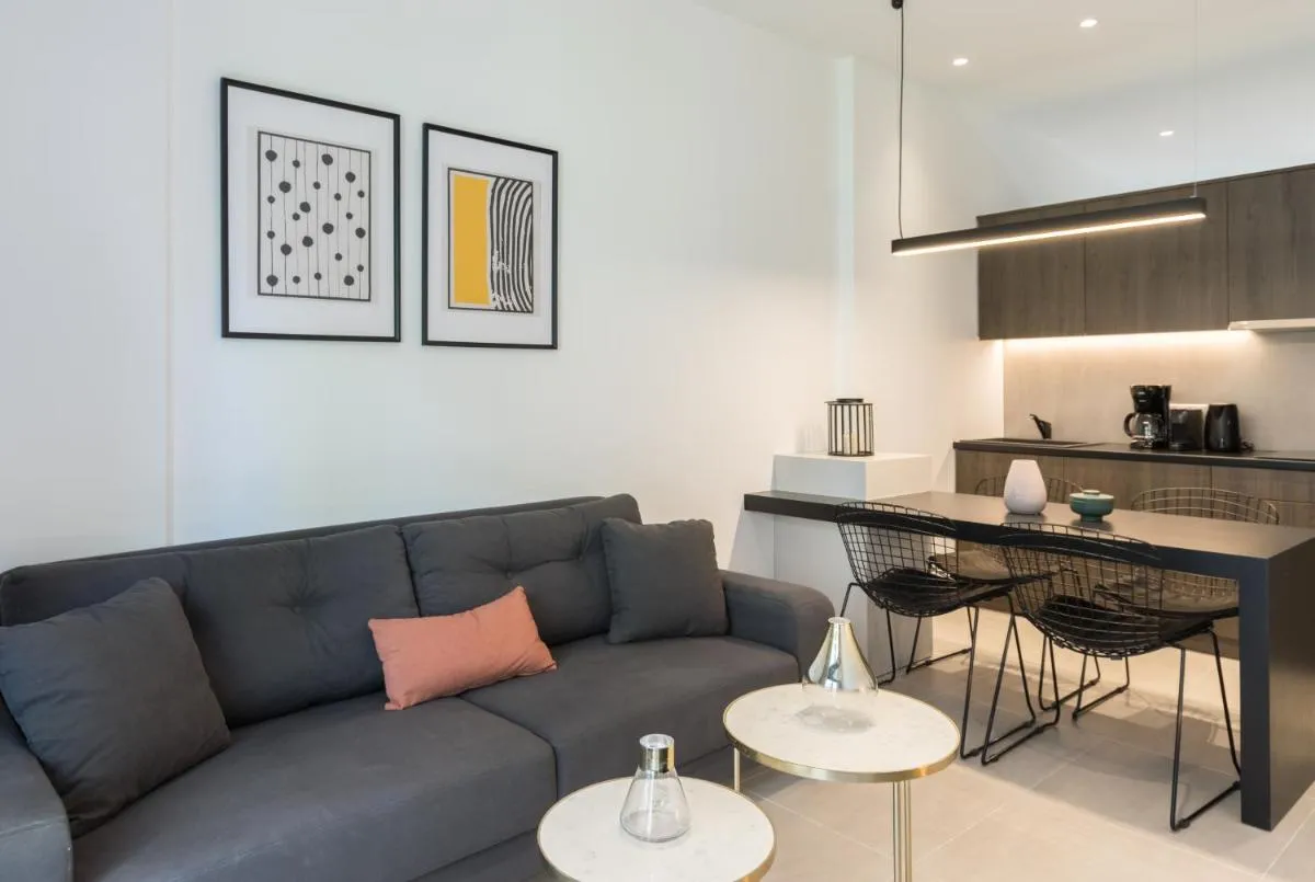 Image 2 of Voda Luxury Residence #202