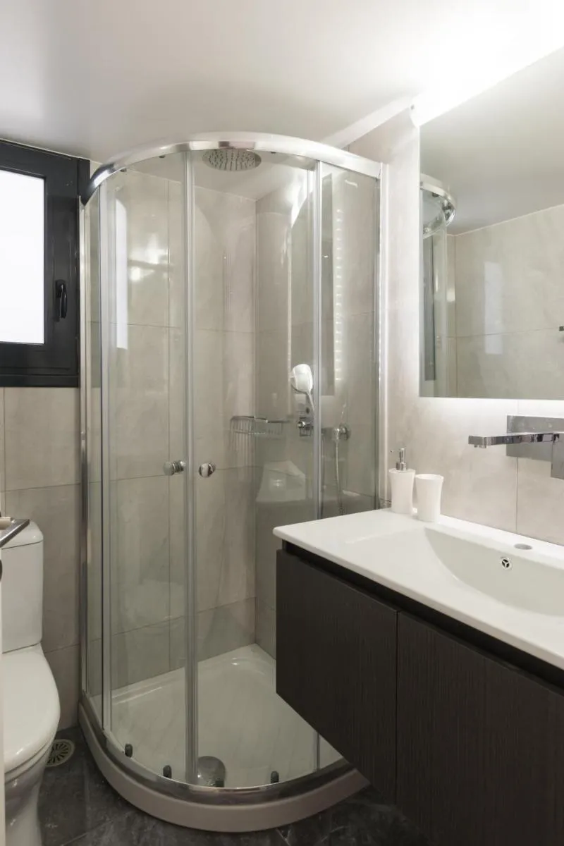 Image 3 of Voda Luxury Residence #202