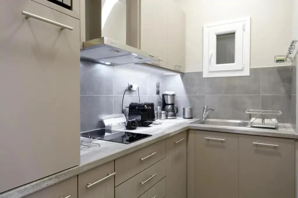 Image 5 of “ZEUS”, STYLISH LUXURY BUSINESS SUITE in the heart of Athens.