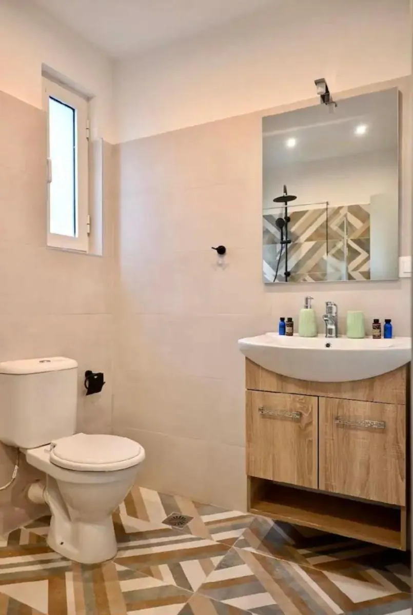 Image 6 of Zoe’s Suite Athen’s Center