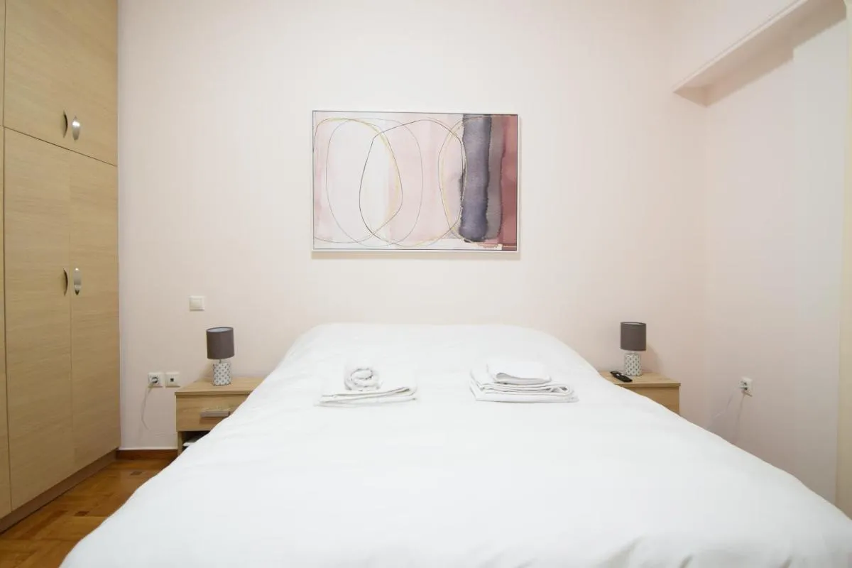 Image 1 of acropolis super cosy apartment