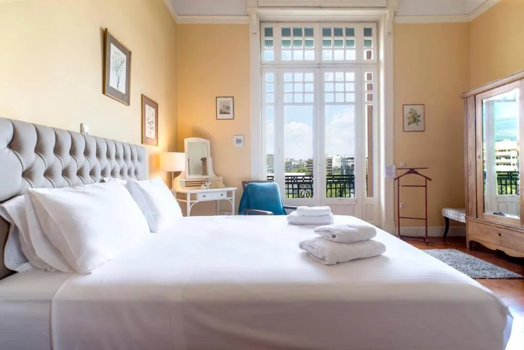Image of 1930’s neoclassical apt in the heart of Athens