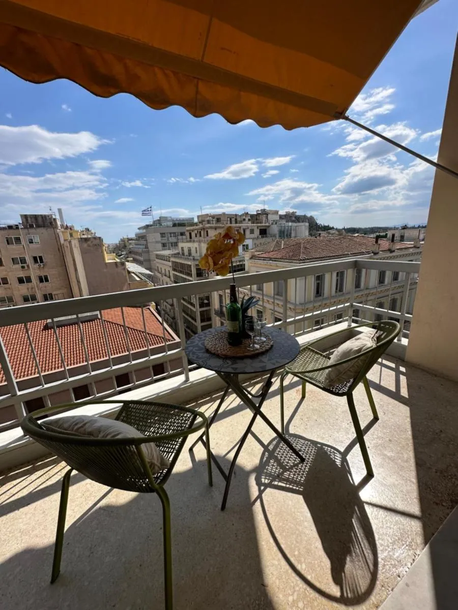 Image 2 of 2 BD Apt in Syntagma with Acropolis view