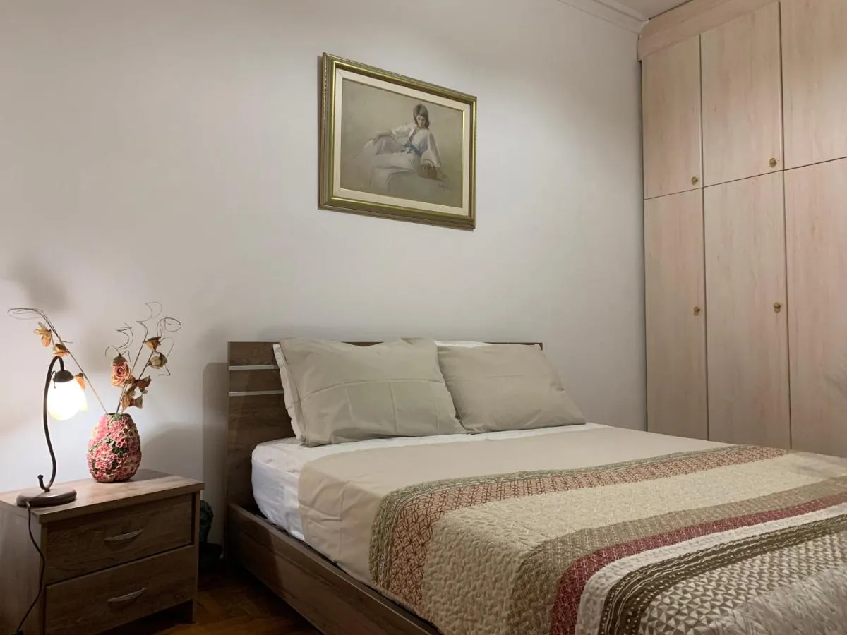 Image 5 of 2 Bedrooms Apartment Center of Athens 4 min Subway
