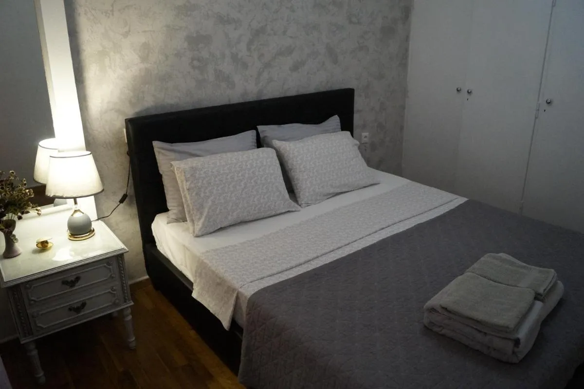 Image 4 of 2 Bedrooms Apartment Center of Athens 4 min Subway