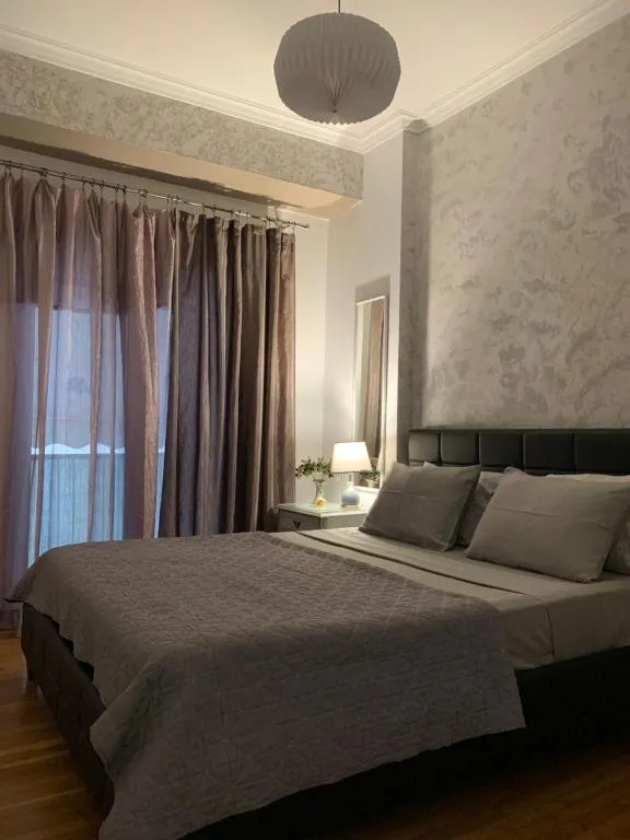 Image of 2 Bedrooms Apartment Center of Athens 4 min Subway