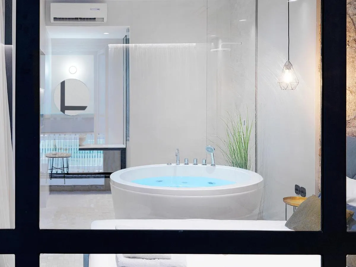 Image 1 of 5 star lux suite in Kolonaki.