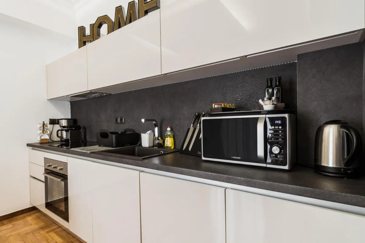 Image 6 of Acropolis Executive Suite