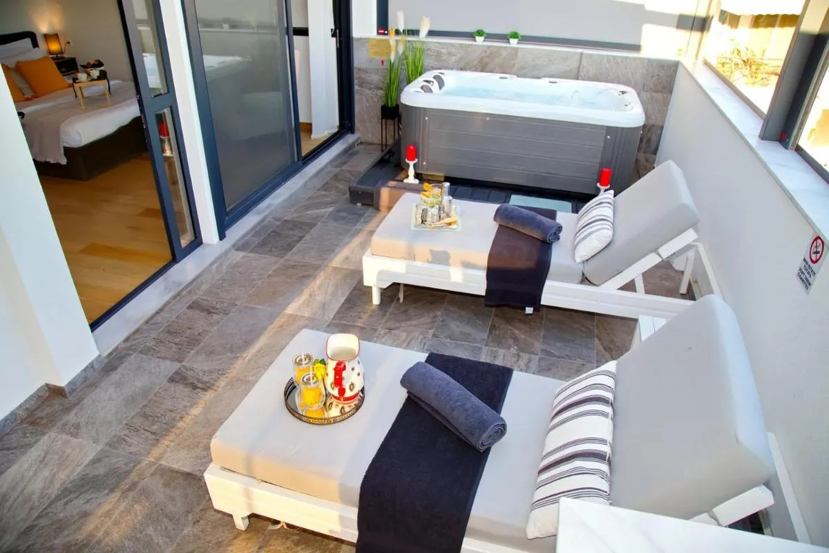 Image 4 of Alex Suite with private jacuzzi