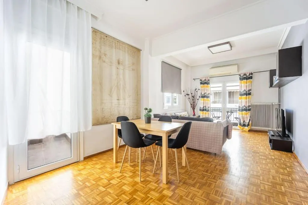 Image 6 of Apartment in the Middle of Everything