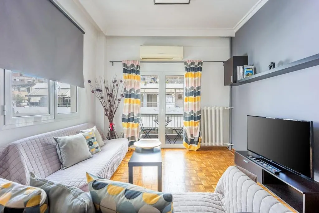Image 3 of Apartment in the Middle of Everything