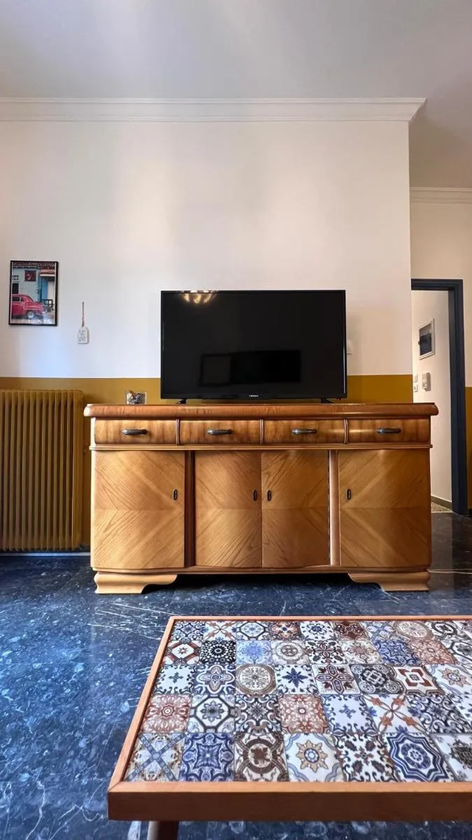 Image 6 of Athenian Vintage Style 2 bdr apartment