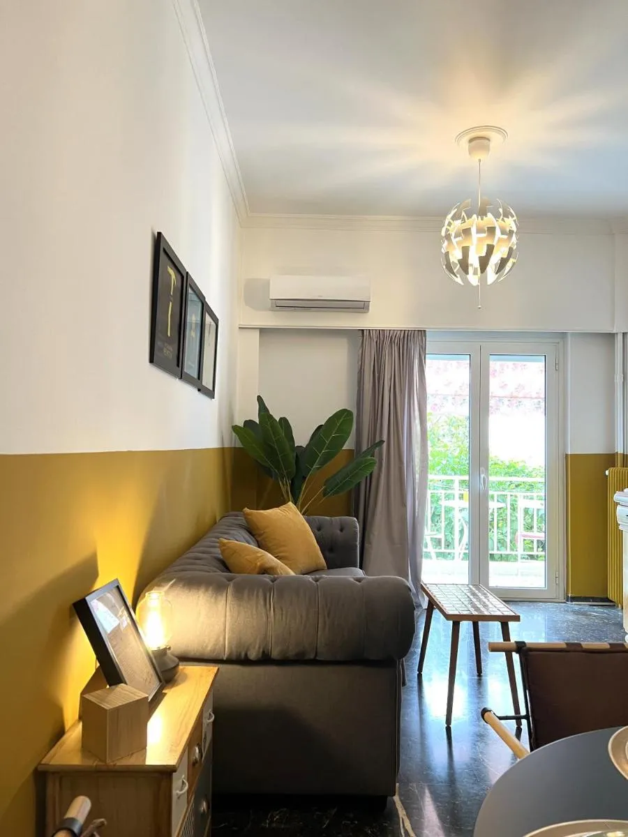 Image 4 of Athenian Vintage Style 2 bdr apartment