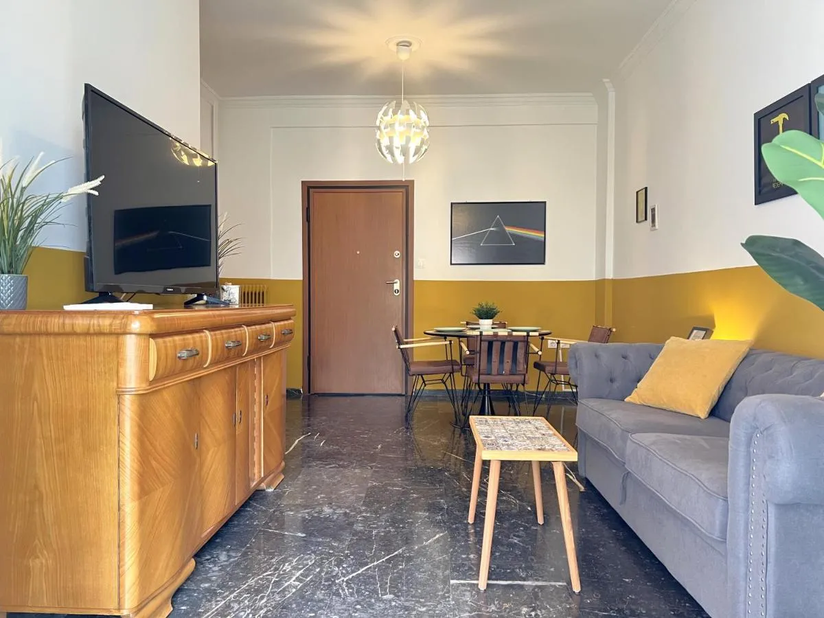Image 2 of Athenian Vintage Style 2 bdr apartment