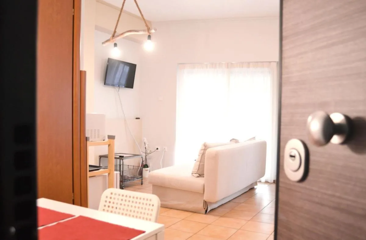 Image 2 of Athens Modern Minimalistic Sunny Studio With Balcony