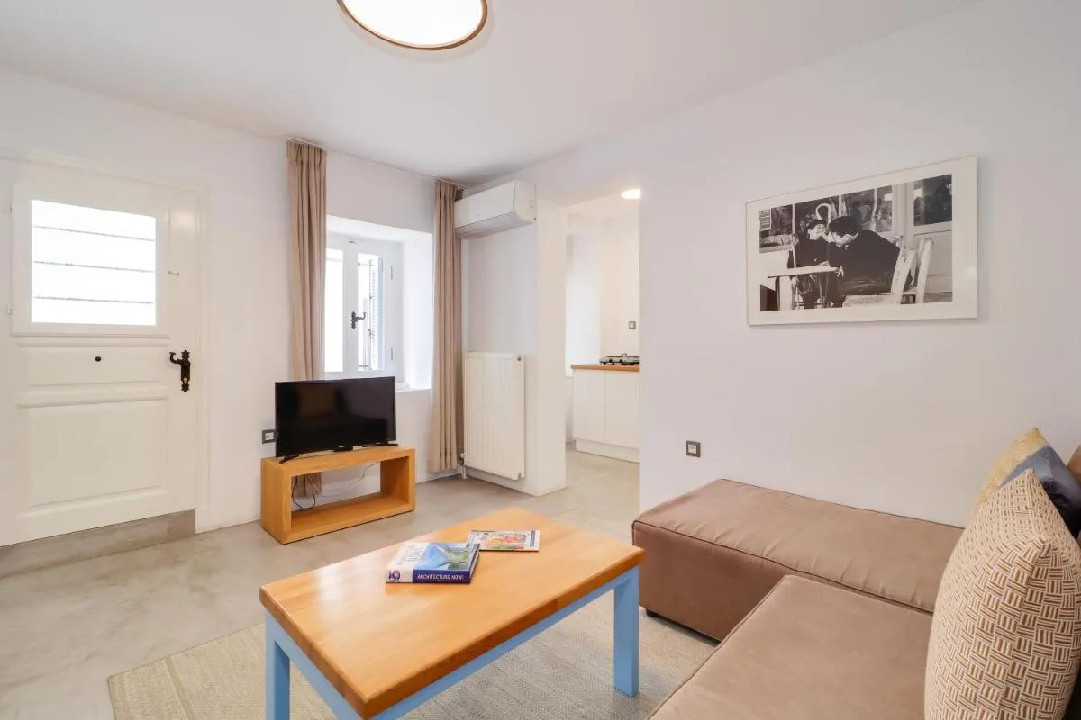 Image 5 of Athens Residence Apartments