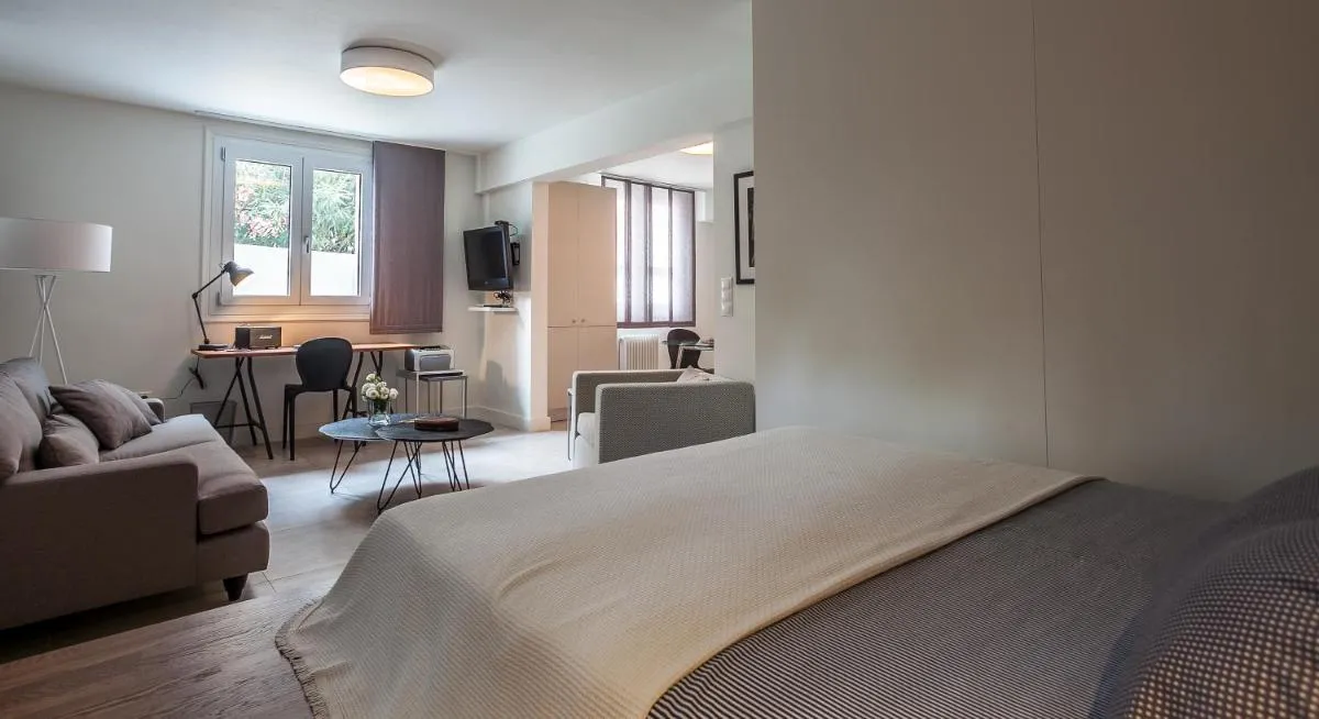 Image 2 of BRAND NEW apartment below the ACROPOLIS