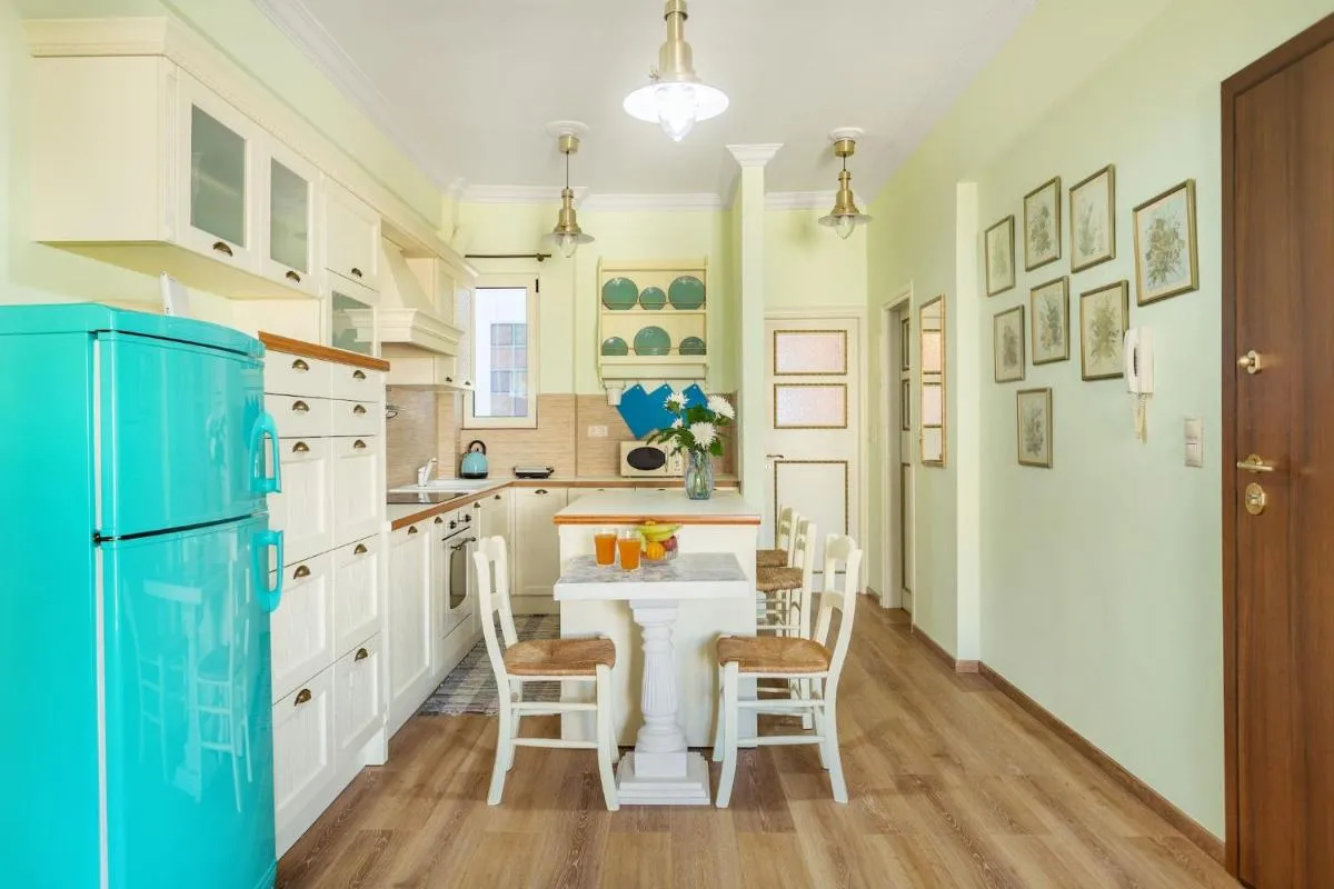 Image 2 of Bright, Calming Retreat With a Balcony Near Metro!
