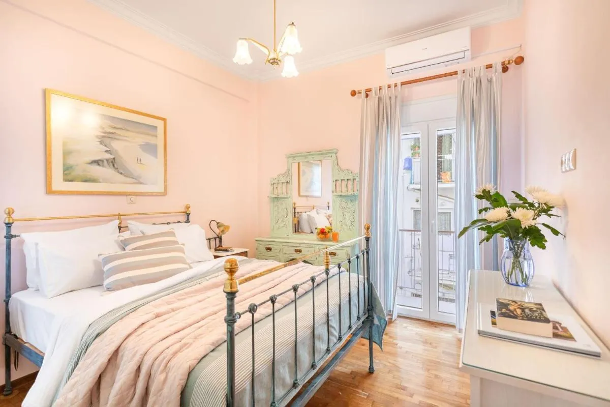 Image 1 of Bright, Calming Retreat With a Balcony Near Metro!