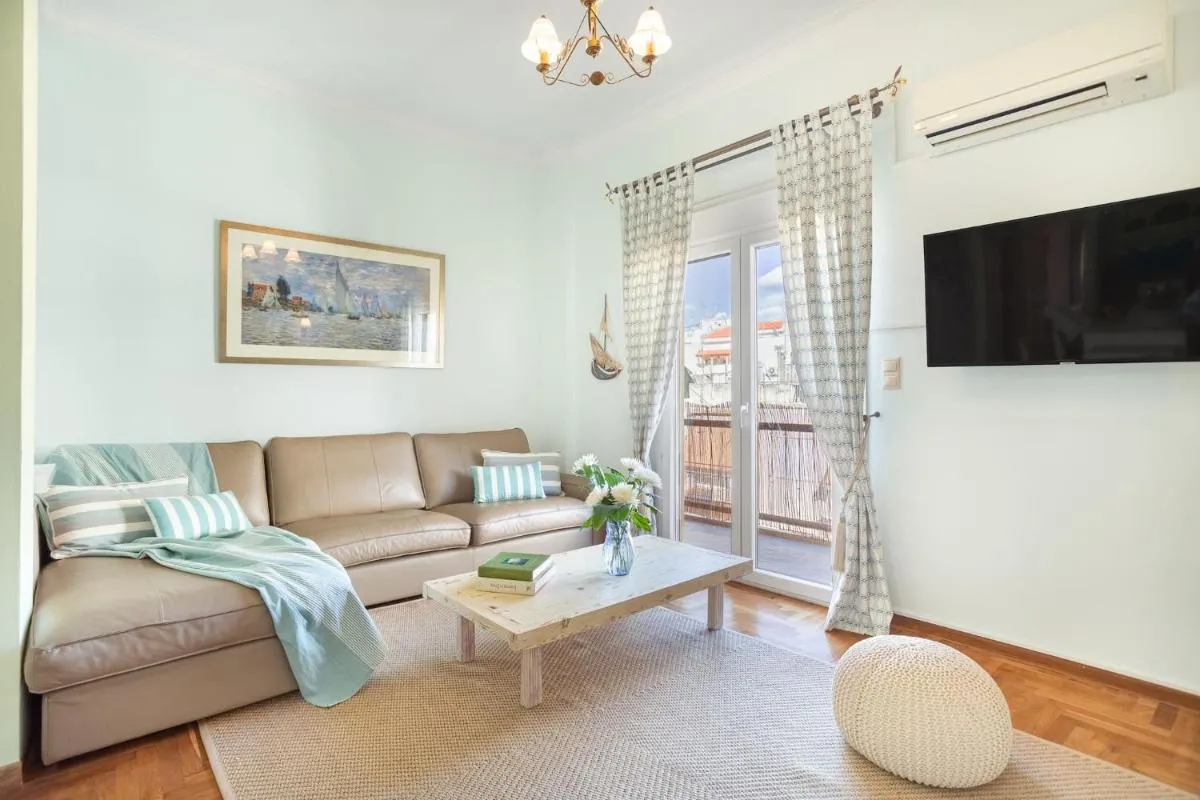 Image 5 of Bright, Calming Retreat With a Balcony Near Metro!