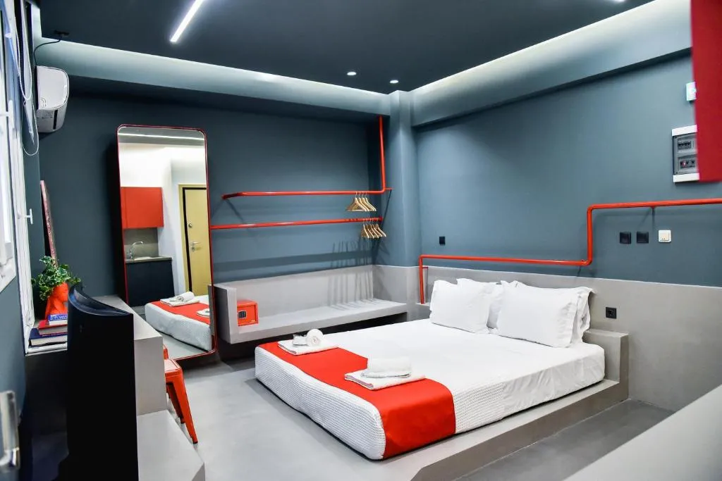 Image of CentraL44 YoLo Casual Suite