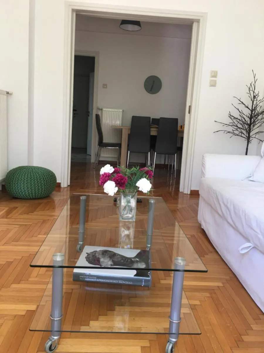 Image 6 of Central 5 Room Apartment