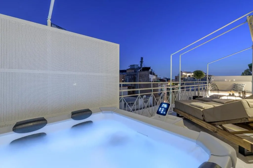 Image of Central Sunny Loft with Plunge Pool